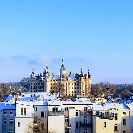 Schlosskoenig - Modernes & Zentrales Mit Balkon Und Arbeitsplatz 슈베린