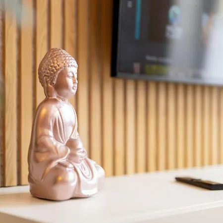 Schlosskoenig - Modernes & Zentrales Mit Balkon Und Arbeitsplatz * 슈베린