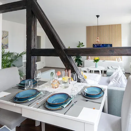 Schlosskoenig - Modernes & Zentrales Mit Balkon Und Arbeitsplatz Apartmán