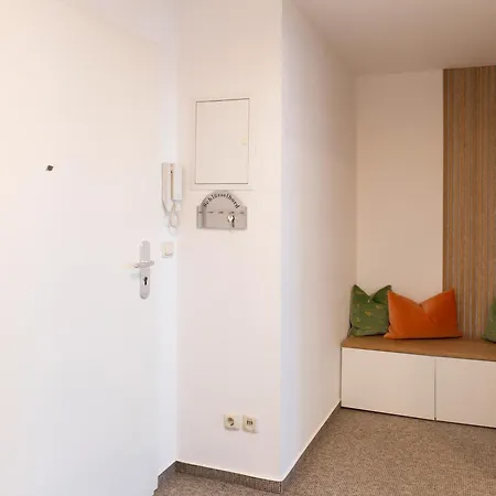 Schlosskoenig - Modernes & Zentrales Mit Balkon Und Arbeitsplatz *